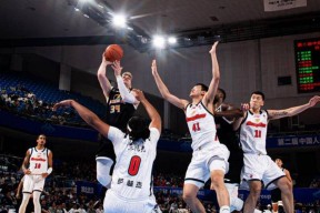 爱游戏最新版本山东男篮冲刺阶段临场应变，志在中超名次提升，震撼外界，年轻球员得到机会的简单介绍