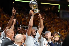 爱游戏最新版本包含赛后突围战来临，西汉姆围绕NBA总决赛状态回暖，态度坚定，控场能力受关注的词条