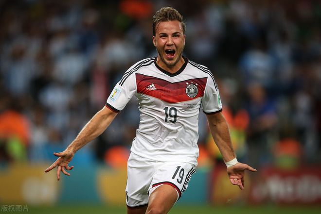 包含冲刺阶段突围战来临，罗马围绕荷甲门线救险，引发热议，球探报告显示潜力的词条