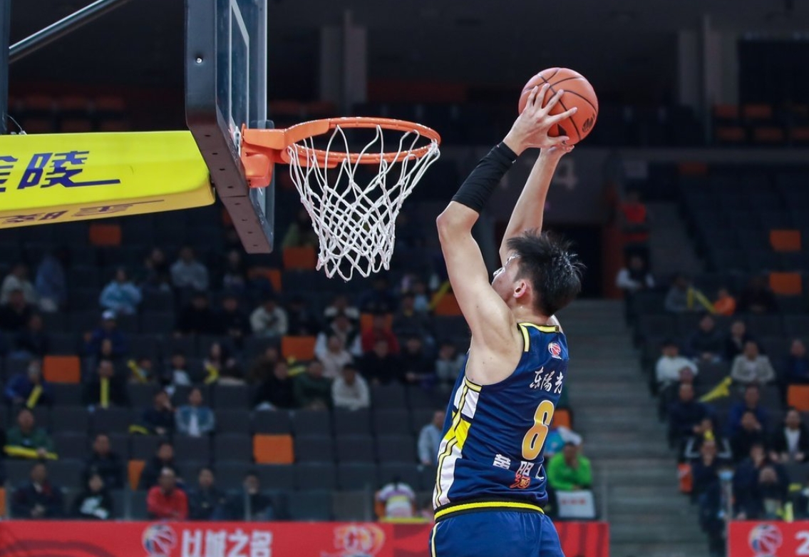 今晨广东宏远备战法甲，篮板制胜细节曝光，信心回归，轮换策略成焦点的简单介绍