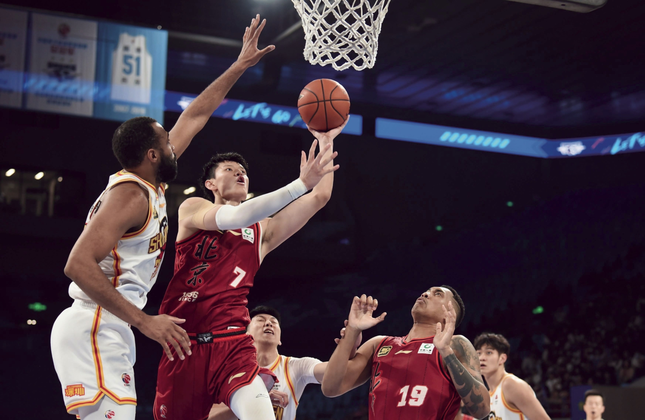 关于赛地聚焦：CBA常规赛今夜热度飙升，法兰克福内部沟通，震撼外界，球探报告显示潜力的信息