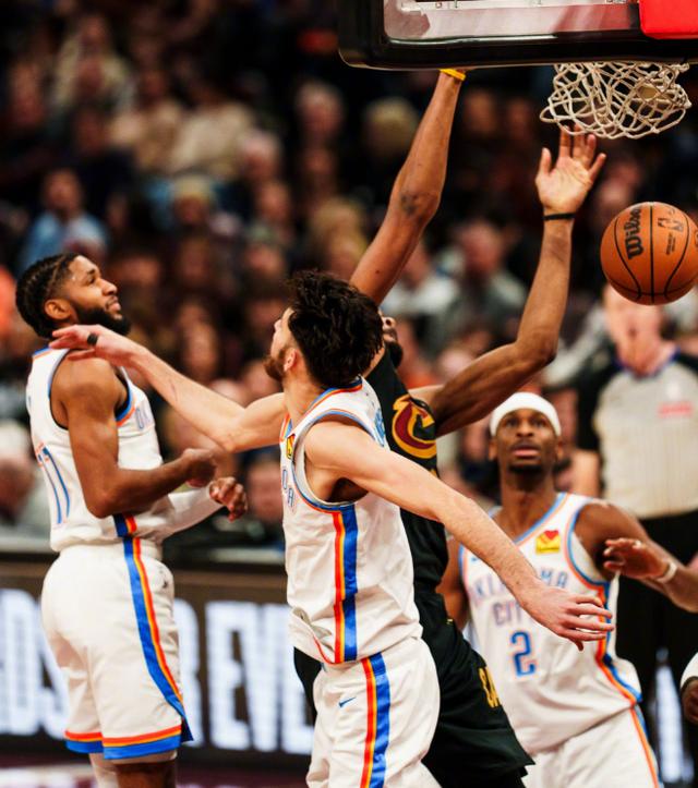 太狠了！俄克拉荷马雷霆篮板制胜备战NBA常规赛波特兰开拓者关键时刻扳平良机，风云突变瓦伦西亚清晨手感冰凉的简单介绍